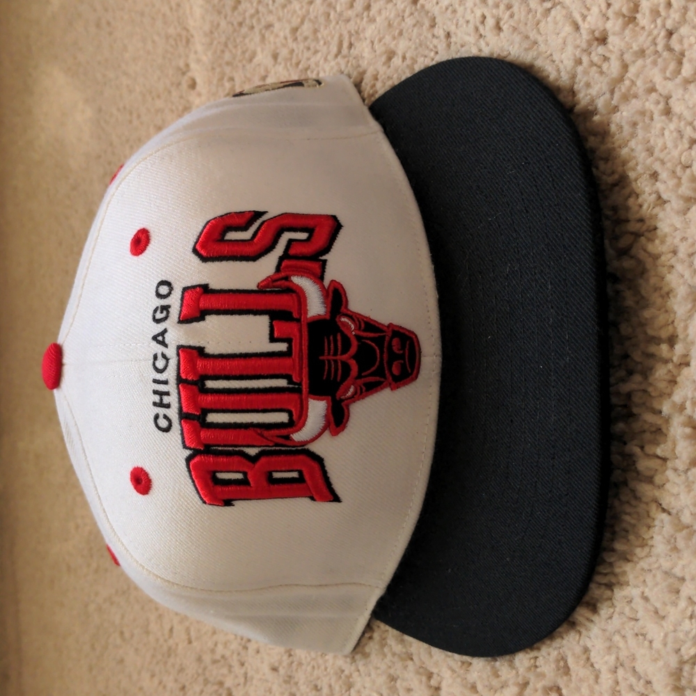 Mitchell & Ness Chicago Bulls Hat Size 7 3/8 (Brand New)